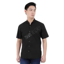 KEMEJA PENDEK Kemeja Pendek Pria Katun Brown Button 2S Hitam